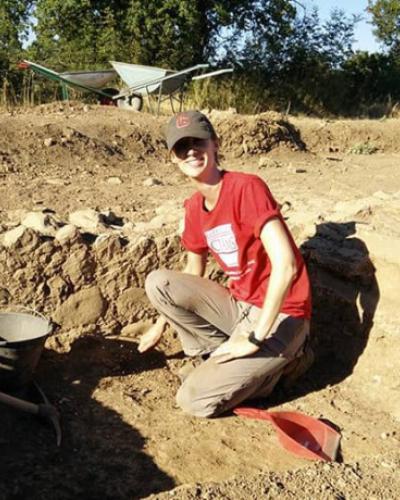 CIAMS professor Astrid Van Oyen excavates at Marzuolo